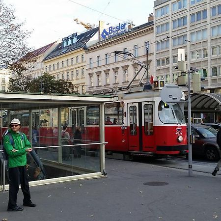 Goldfisch Apartment Central Park Vienna Exterior photo