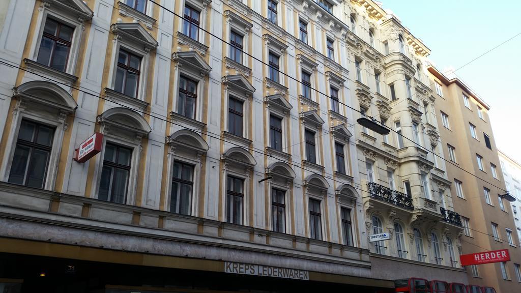 Goldfisch Apartment Central Park Vienna Exterior photo