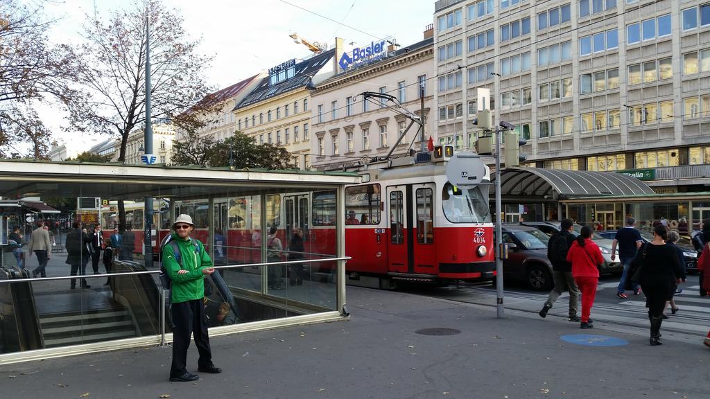 Goldfisch Apartment Central Park Vienna Exterior photo